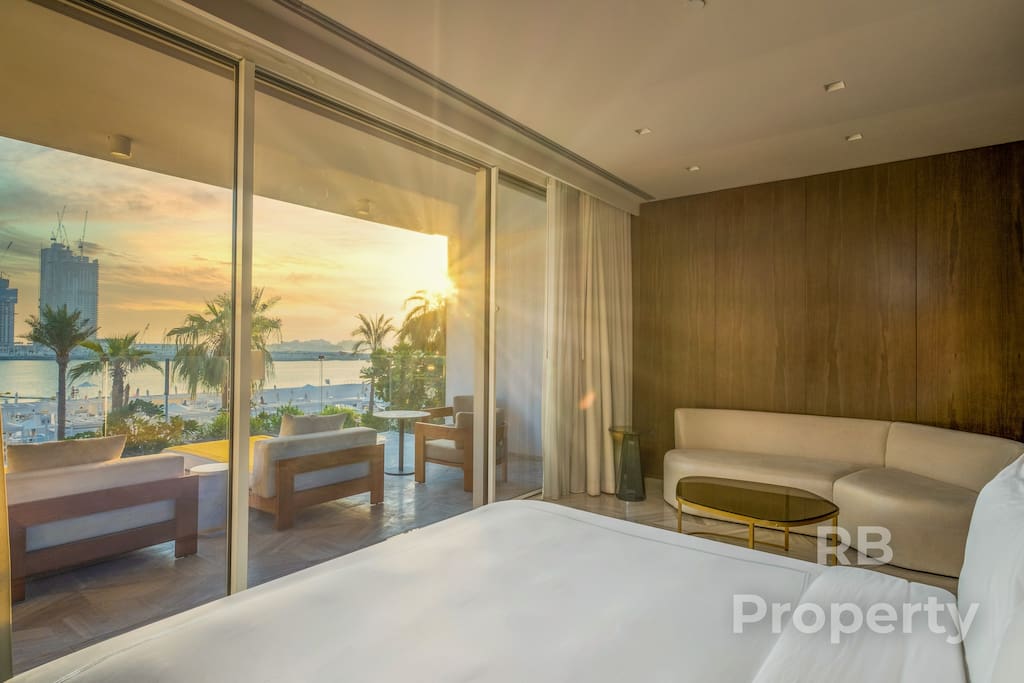 FIVE Palm Beach Villa – Pool & Jacuzzi, 3-Level — photo 1