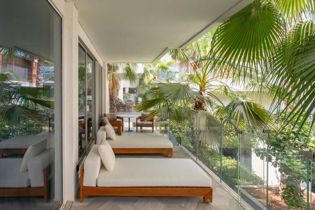 FIVE Palm Beach Villa – Pool & Jacuzzi, 3-Level — photo 16