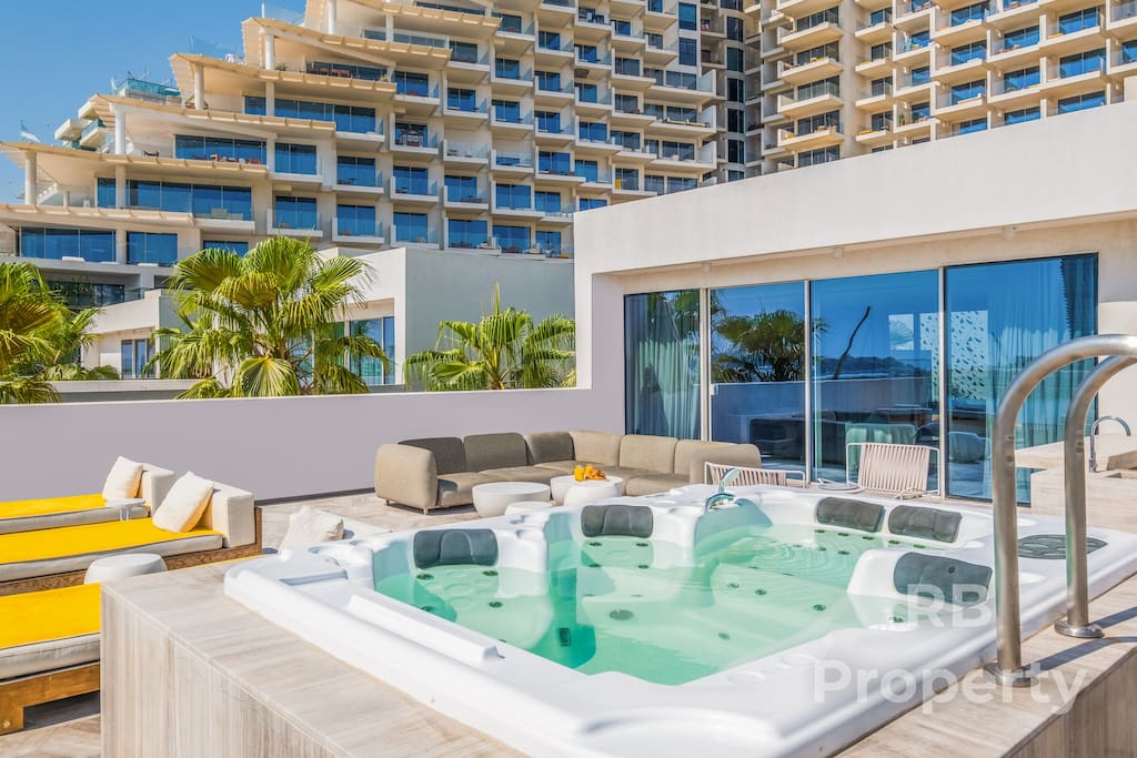 FIVE Palm Beach Villa – Pool & Jacuzzi, 3-Level — photo 45