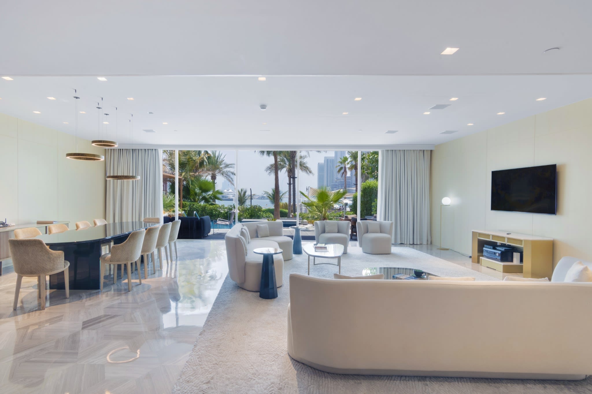 FIVE Palm Beachfront Villa – Private Pool & Jacuzzi — photo 16