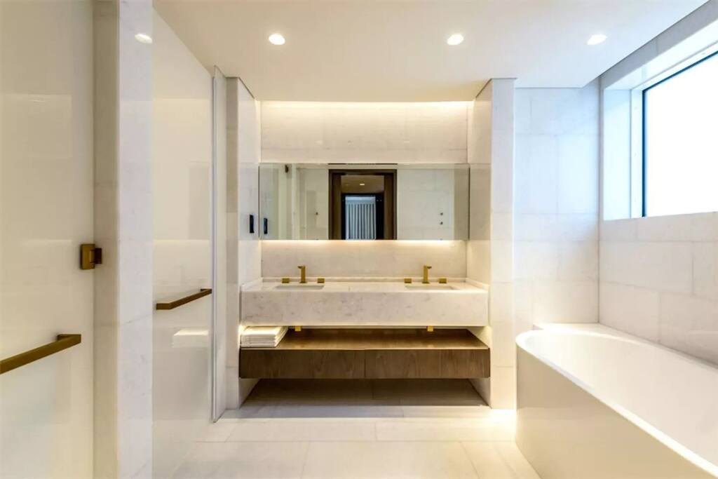 FIVE Palm Beachfront Villa – Private Pool & Jacuzzi — photo 18
