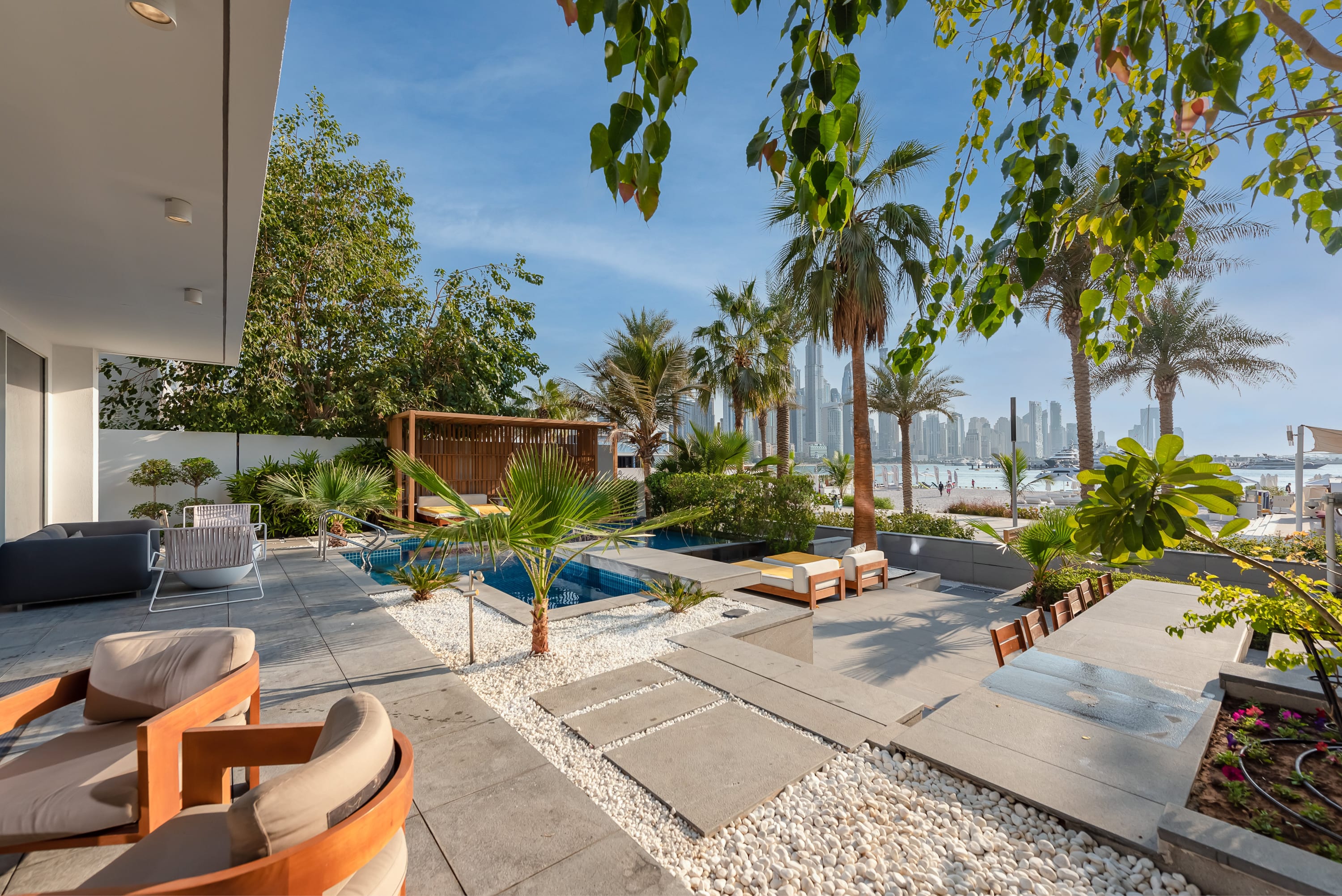 FIVE Palm Beachfront Villa – Private Pool & Jacuzzi — photo 22