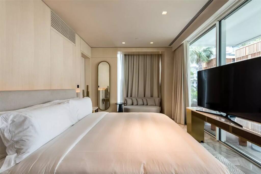FIVE Palm Beachfront Villa – Private Pool & Jacuzzi — photo 24
