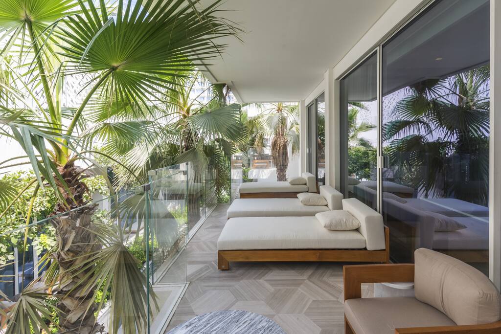 FIVE Palm Beachfront Villa – Private Pool & Jacuzzi — photo 26