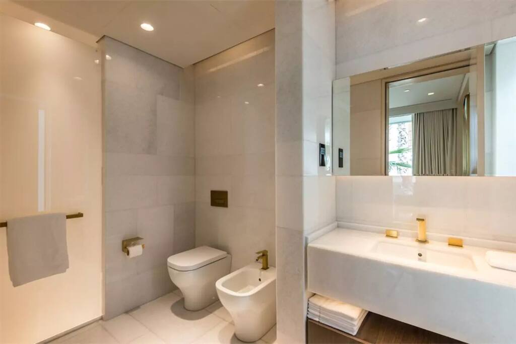 FIVE Palm Beachfront Villa – Private Pool & Jacuzzi — photo 28