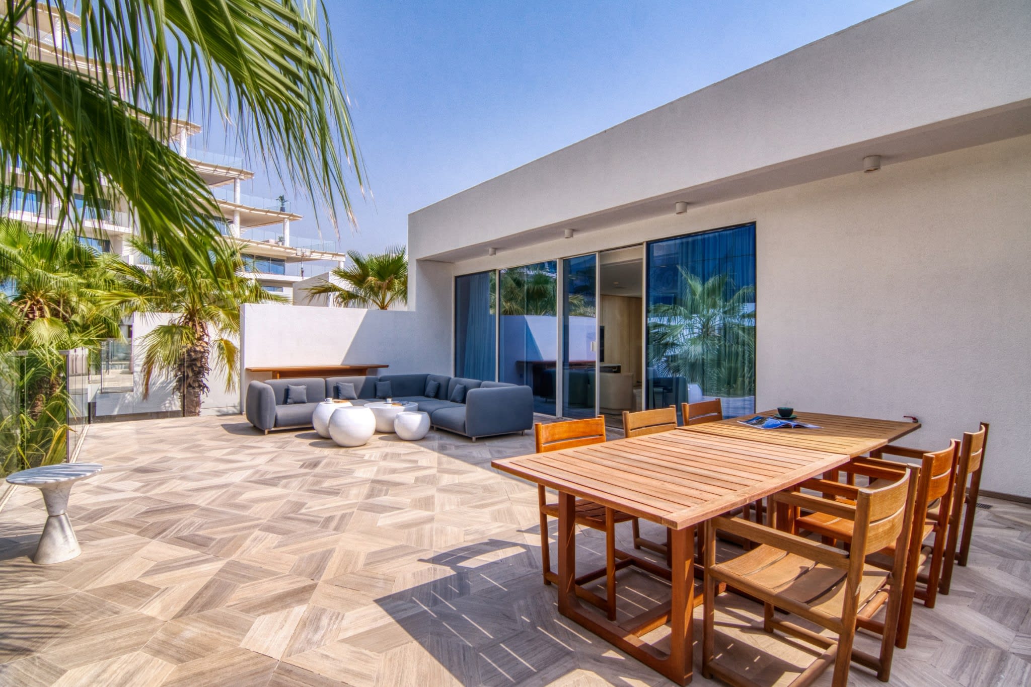 FIVE Palm Beachfront Villa – Private Pool & Jacuzzi — photo 32