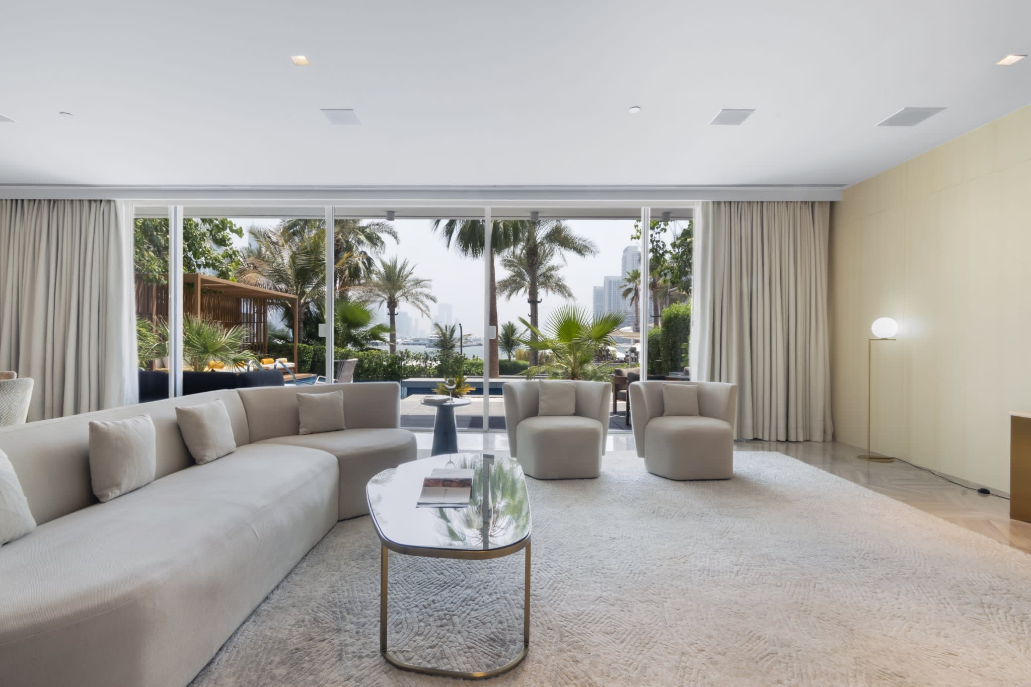 FIVE Palm Beachfront Villa – Private Pool & Jacuzzi — photo 33