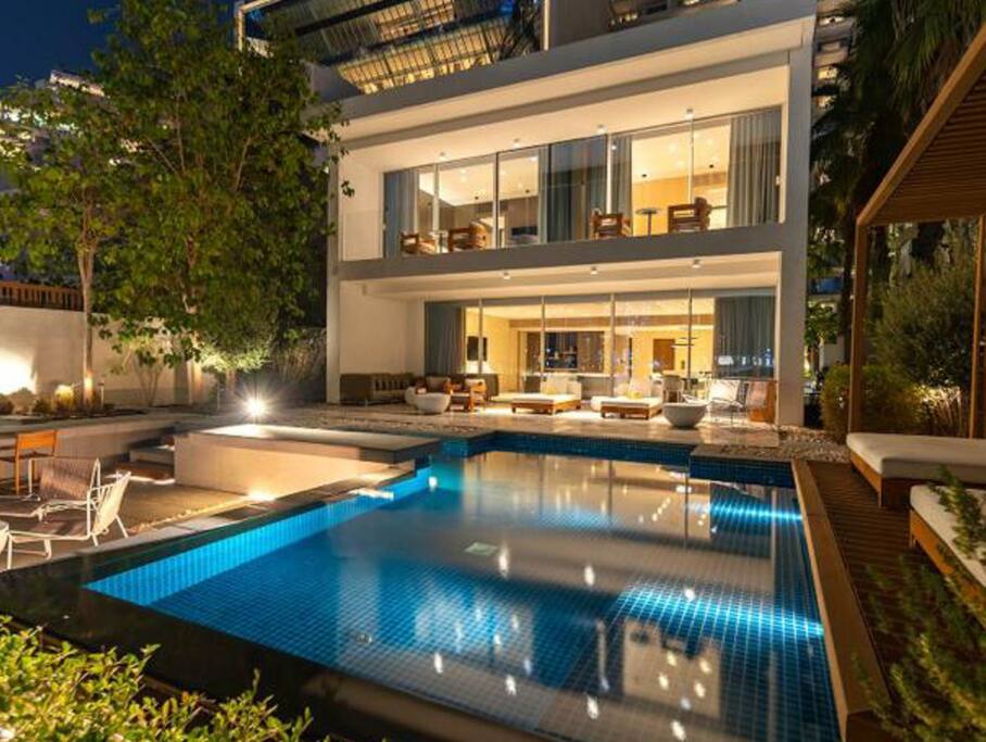 FIVE Palm Beachfront Villa – Private Pool & Jacuzzi — photo 50