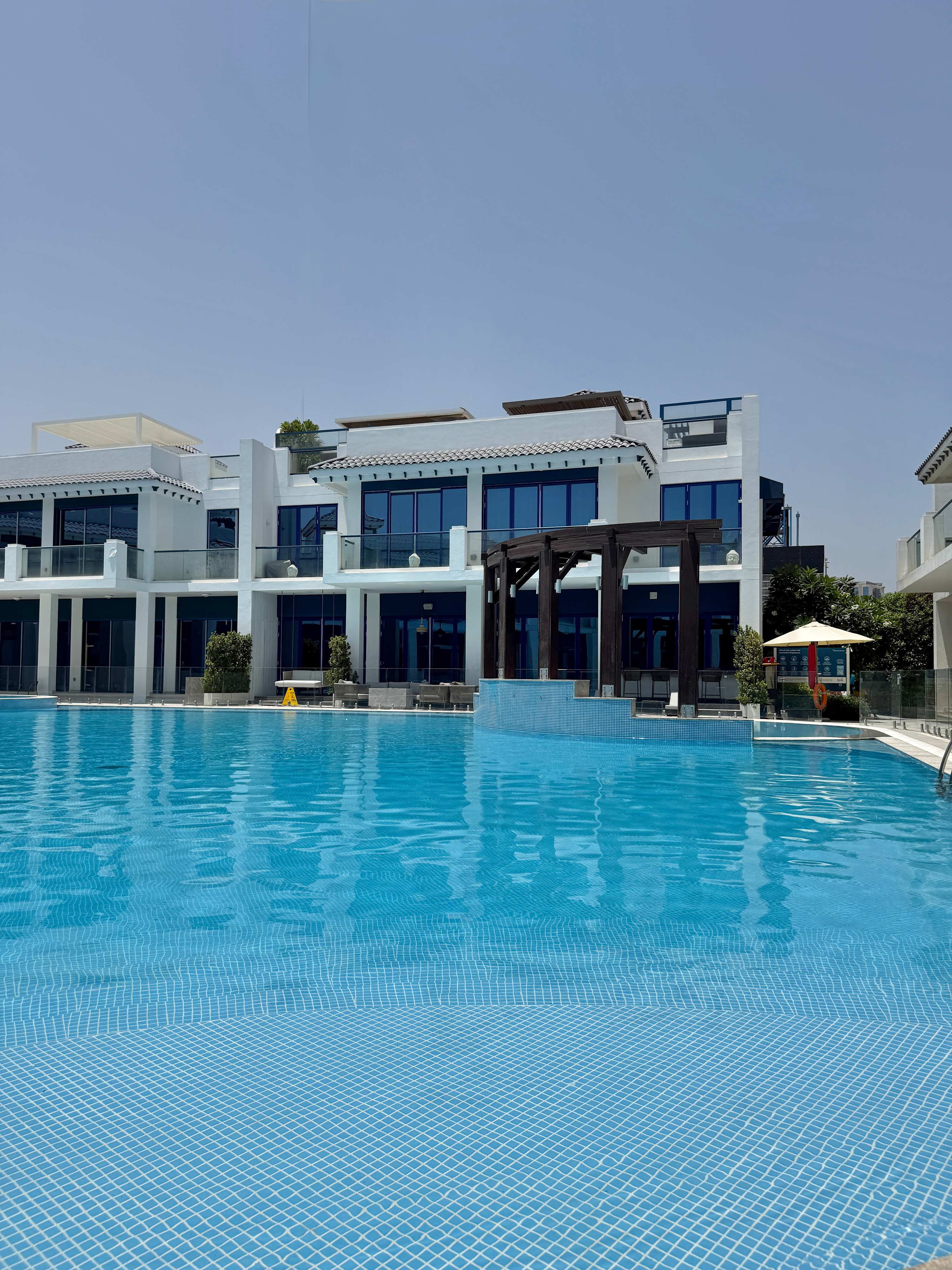 Stunning Palm Villa with Roof Garden, Pool, Beach — photo 6
