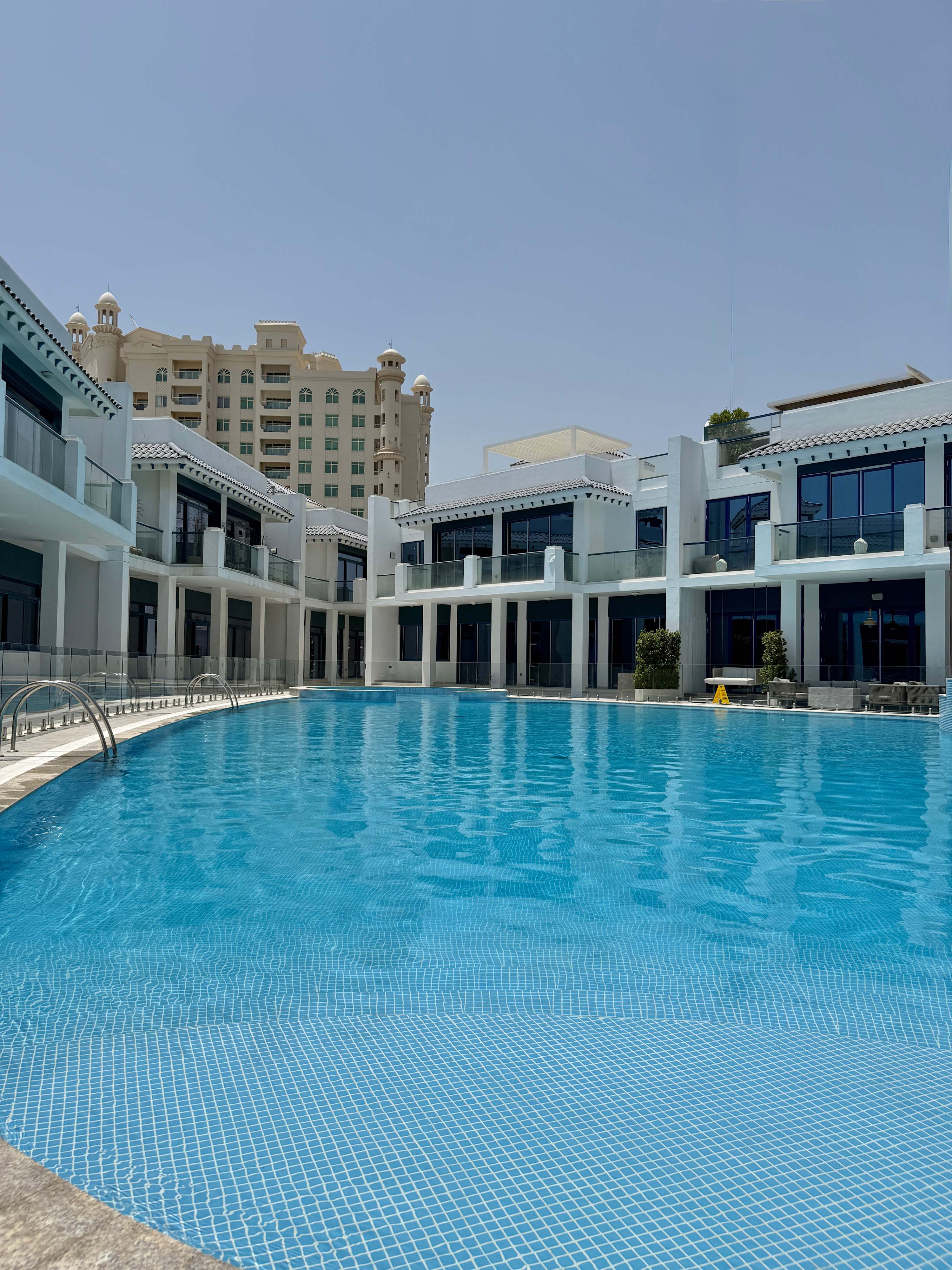 Stunning Palm Villa with Roof Garden, Pool, Beach — photo 15