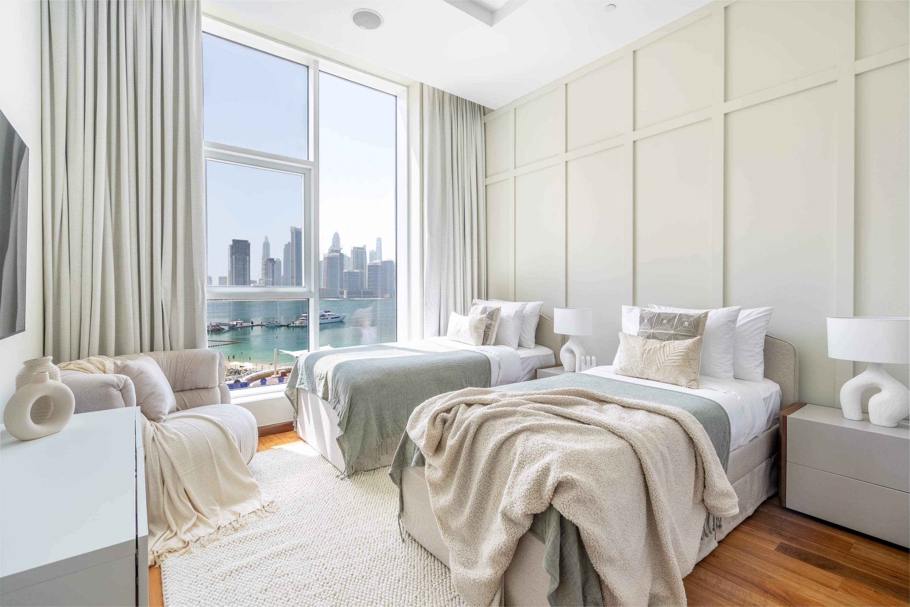 Oceana Luxury 4BR with Resort Access and Sea Views — photo 1