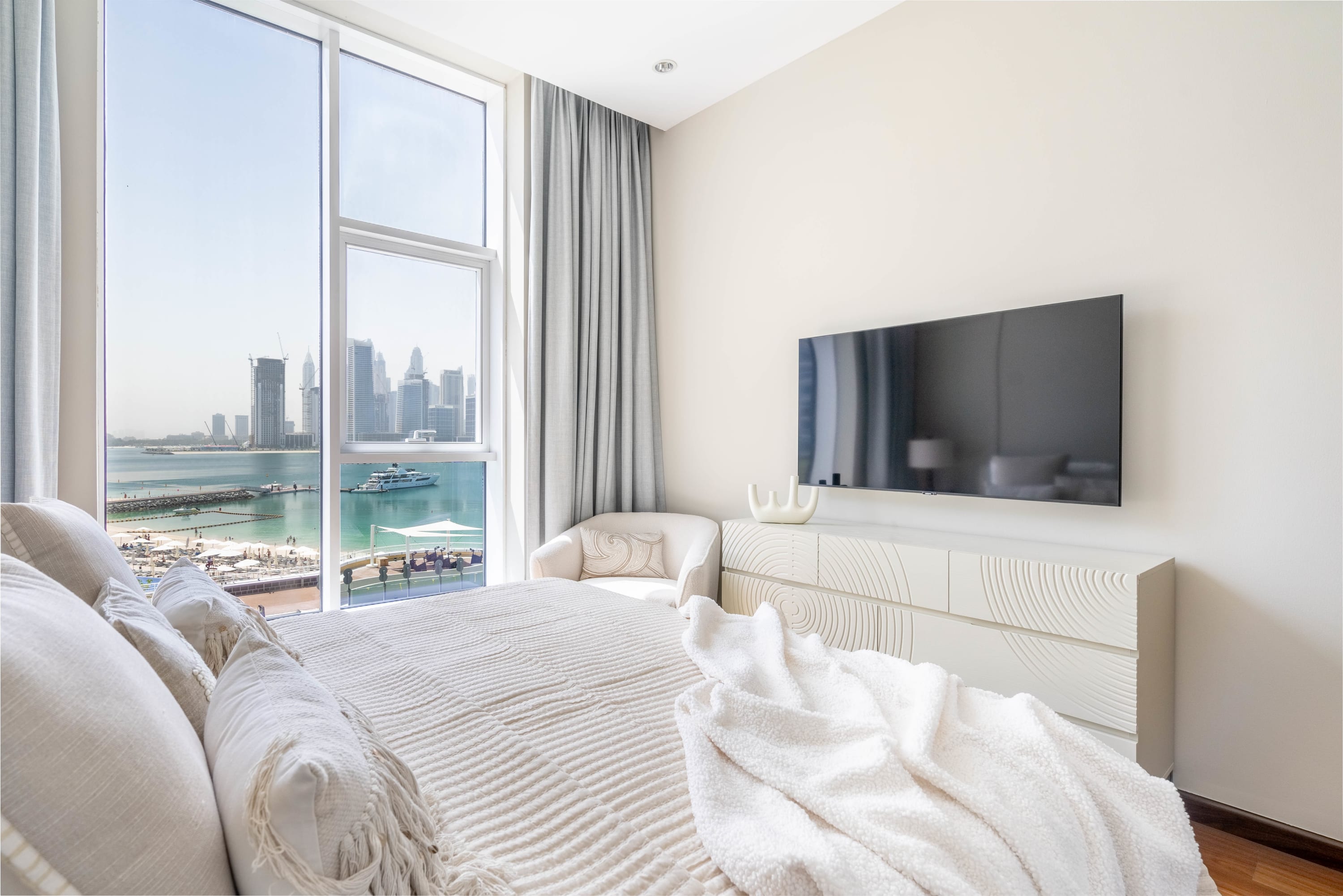 Oceana Luxury 4BR with Resort Access and Sea Views — photo 23